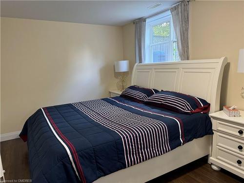 614 West 5Th Street, Hamilton, ON - Indoor Photo Showing Bedroom