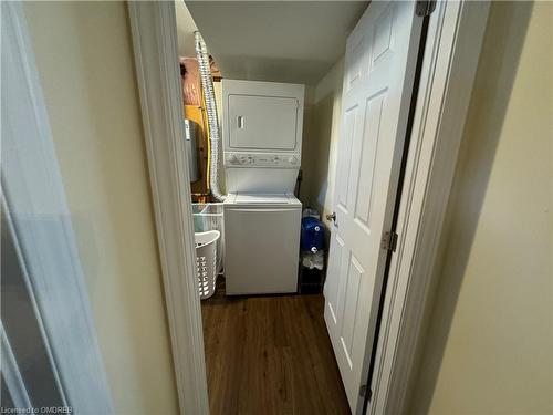 614 West 5Th Street, Hamilton, ON - Indoor Photo Showing Laundry Room