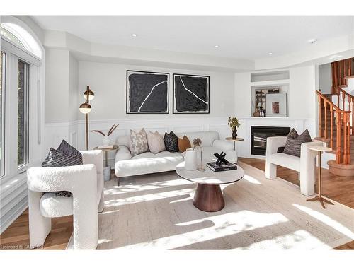 75 Gatwick Drive, Oakville, ON - Indoor Photo Showing Living Room