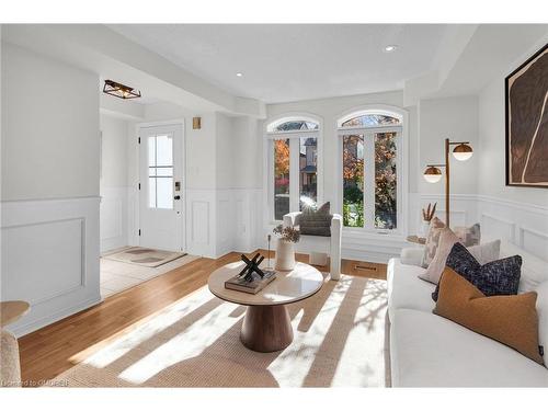 75 Gatwick Drive, Oakville, ON - Indoor Photo Showing Living Room