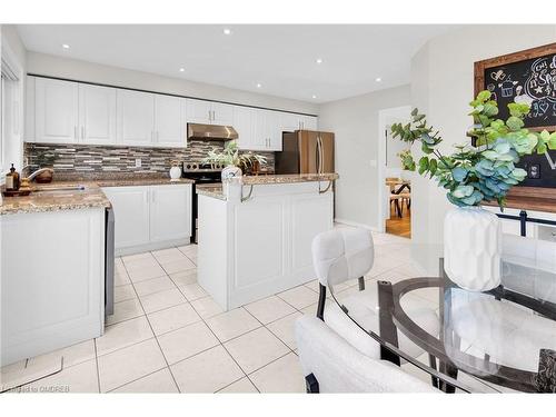 75 Gatwick Drive, Oakville, ON - Indoor Photo Showing Kitchen