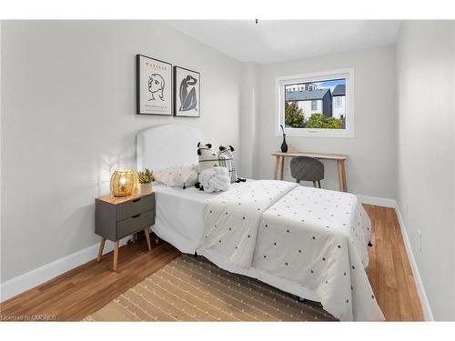 75 Gatwick Drive, Oakville, ON - Indoor Photo Showing Bedroom