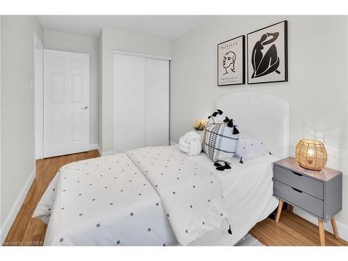 75 Gatwick Drive, Oakville, ON - Indoor Photo Showing Bedroom