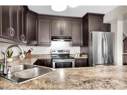 6532 Mary Drive, Niagara Falls, ON - Indoor Photo Showing Kitchen With Double Sink With Upgraded Kitchen