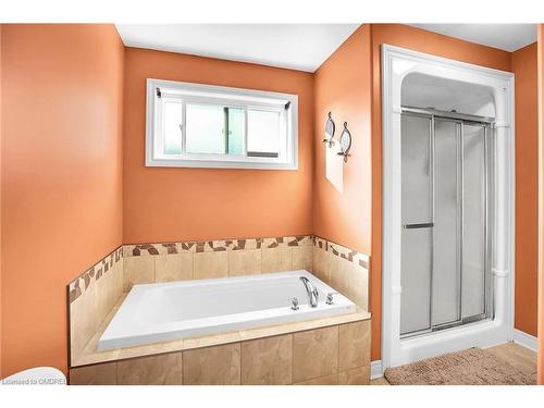 6532 Mary Drive, Niagara Falls, ON - Indoor Photo Showing Bathroom