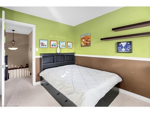 6532 Mary Drive, Niagara Falls, ON - Indoor Photo Showing Bedroom