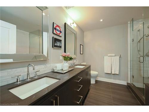 129-3500 Lakeshore Road W, Oakville, ON - Indoor Photo Showing Bathroom