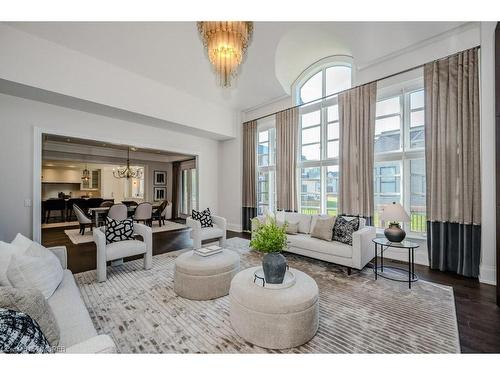 1207 Lakeshore Road W, Oakville, ON - Indoor Photo Showing Living Room