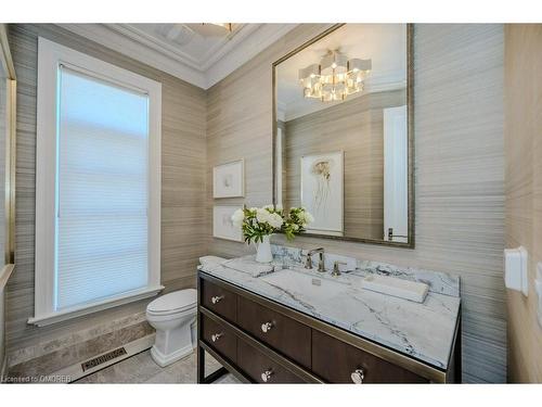 1207 Lakeshore Road W, Oakville, ON - Indoor Photo Showing Bathroom