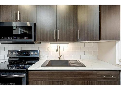 16 Case Street, Hamilton, ON - Indoor Photo Showing Kitchen