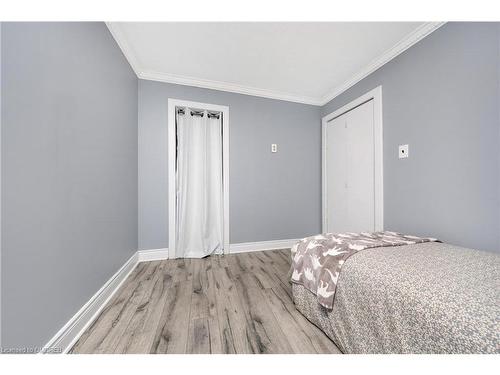 16 Case Street, Hamilton, ON - Indoor Photo Showing Bedroom