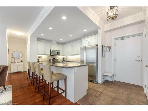 1005-360 Pearl Street, Burlington, ON - Indoor Photo Showing Kitchen With Upgraded Kitchen