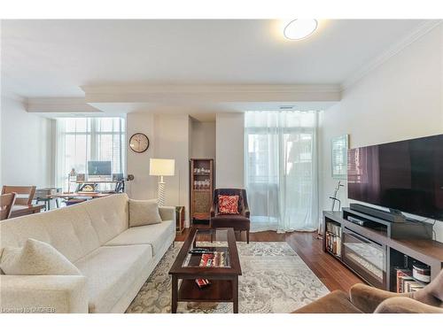 1005-360 Pearl Street, Burlington, ON - Indoor Photo Showing Living Room