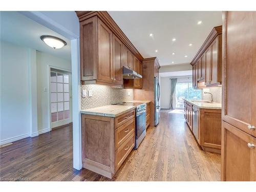 2262 Carol Road, Oakville, ON - Indoor Photo Showing Kitchen