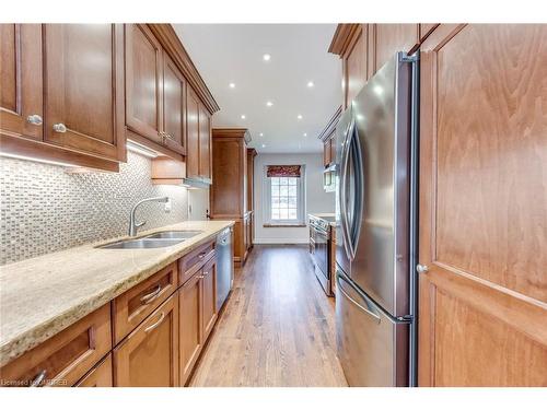 2262 Carol Road, Oakville, ON - Indoor Photo Showing Kitchen With Double Sink