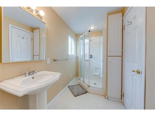 2262 Carol Road, Oakville, ON - Indoor Photo Showing Bathroom