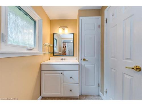 2262 Carol Road, Oakville, ON - Indoor Photo Showing Bathroom