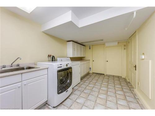 2262 Carol Road, Oakville, ON - Indoor Photo Showing Laundry Room