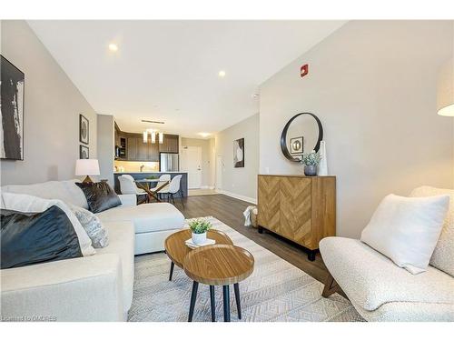 119-830 Megson Terrace, Milton, ON - Indoor Photo Showing Living Room