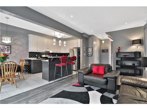 90 Palacebeach Trail, Stoney Creek, ON - Indoor Photo Showing Living Room