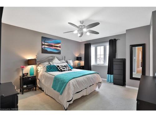 90 Palacebeach Trail, Stoney Creek, ON - Indoor Photo Showing Bedroom