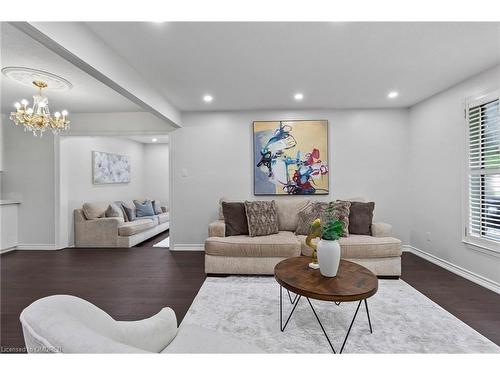 440 Sunset Drive, Oakville, ON - Indoor Photo Showing Living Room