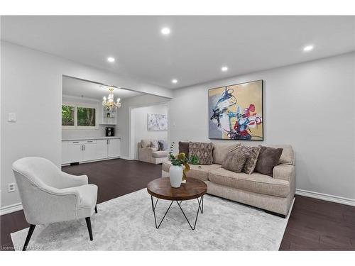 440 Sunset Drive, Oakville, ON - Indoor Photo Showing Living Room