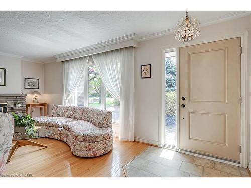 141 Woodhaven Park Drive, Oakville, ON - Indoor Photo Showing Living Room