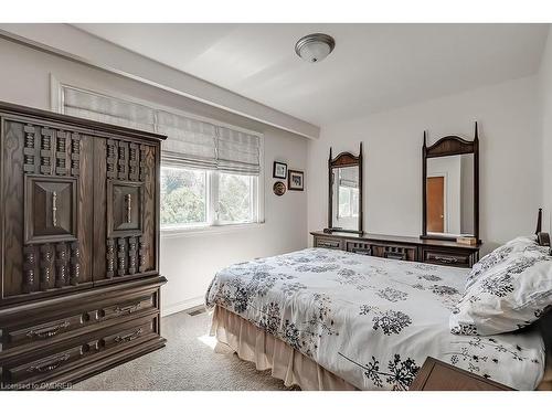 141 Woodhaven Park Drive, Oakville, ON - Indoor Photo Showing Bedroom