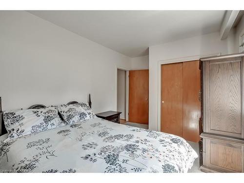 141 Woodhaven Park Drive, Oakville, ON - Indoor Photo Showing Bedroom