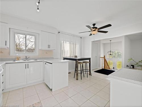 920 Apple Gate Court, Mississauga, ON - Indoor Photo Showing Kitchen With Double Sink