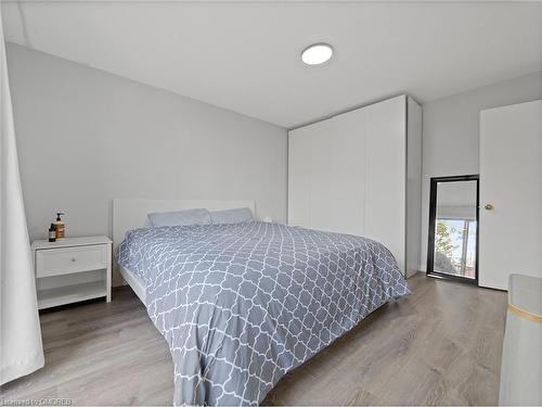 920 Apple Gate Court, Mississauga, ON - Indoor Photo Showing Bedroom