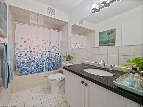 920 Apple Gate Court, Mississauga, ON - Indoor Photo Showing Bathroom