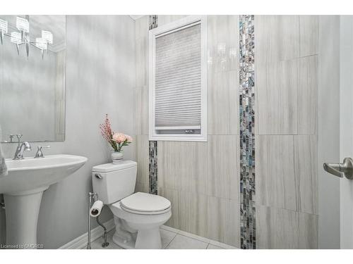 2324 Wuthering Heights Way, Oakville, ON - Indoor Photo Showing Bathroom