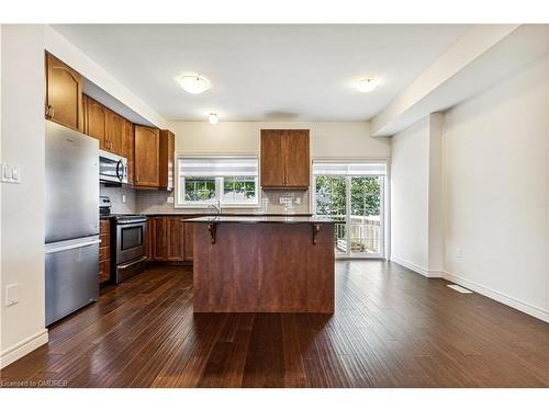 56 Robert Peel Road, Kitchener, ON - Indoor Photo Showing Kitchen