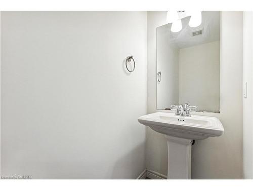 56 Robert Peel Road, Kitchener, ON - Indoor Photo Showing Bathroom