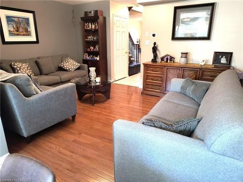 3497 Southwick Street, Mississauga, ON - Indoor Photo Showing Living Room