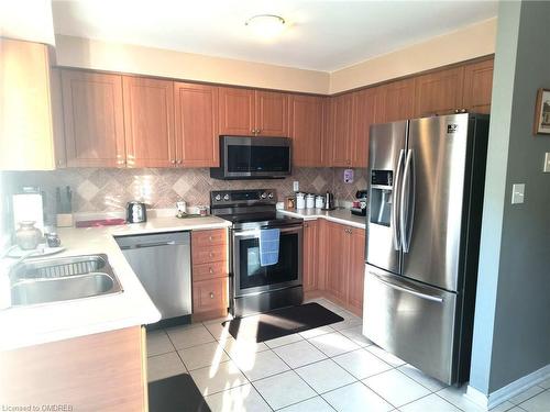 3497 Southwick Street, Mississauga, ON - Indoor Photo Showing Kitchen With Stainless Steel Kitchen With Double Sink