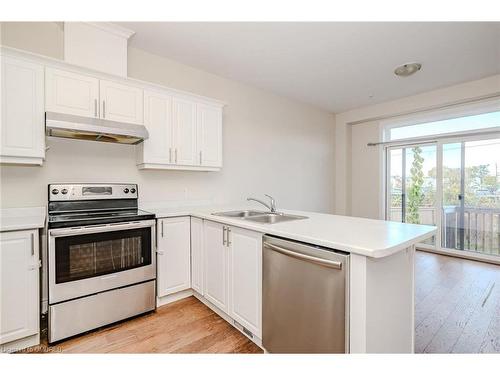 72 Manhattan Court Court, St. Catharines, ON - Indoor Photo Showing Kitchen With Double Sink