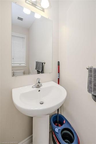 72 Manhattan Court Court, St. Catharines, ON - Indoor Photo Showing Bathroom