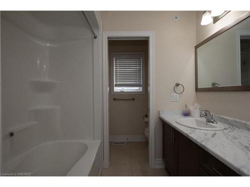 72 Manhattan Court Court, St. Catharines, ON - Indoor Photo Showing Bathroom