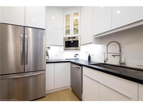 Upper-2429 Aztec Gate, Oakville, ON - Indoor Photo Showing Kitchen With Stainless Steel Kitchen With Upgraded Kitchen