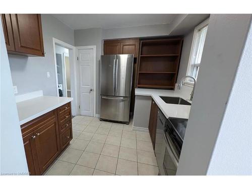 290 Morden Road, Oakville, ON - Indoor Photo Showing Kitchen