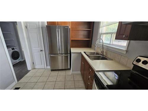 290 Morden Road, Oakville, ON - Indoor Photo Showing Kitchen With Double Sink