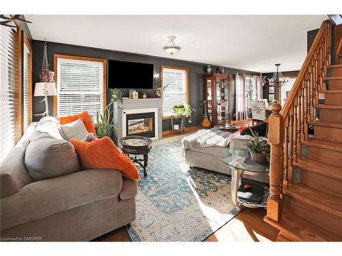 305 Cherrywood Avenue, Fort Erie, ON - Indoor Photo Showing Living Room With Fireplace