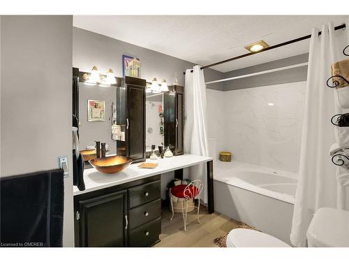 305 Cherrywood Avenue, Fort Erie, ON - Indoor Photo Showing Bathroom