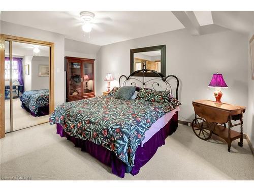 305 Cherrywood Avenue, Fort Erie, ON - Indoor Photo Showing Bedroom