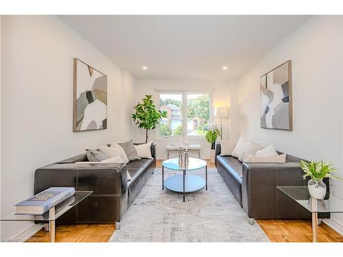 1169 Potters Wheel Crescent, Oakville, ON - Indoor Photo Showing Living Room