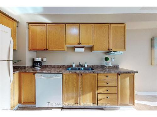 1206 Lindsay Drive, Oakville, ON - Indoor Photo Showing Kitchen With Double Sink