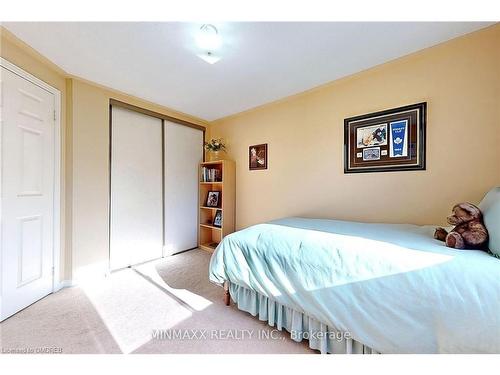 1206 Lindsay Drive, Oakville, ON - Indoor Photo Showing Bedroom